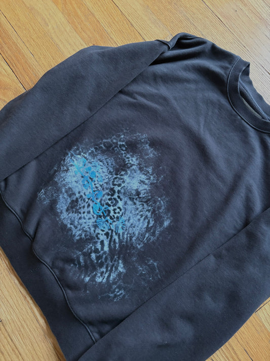 “birds of prey” crewneck