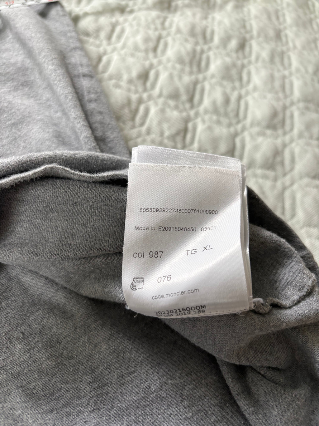 Moncler Tee (L)